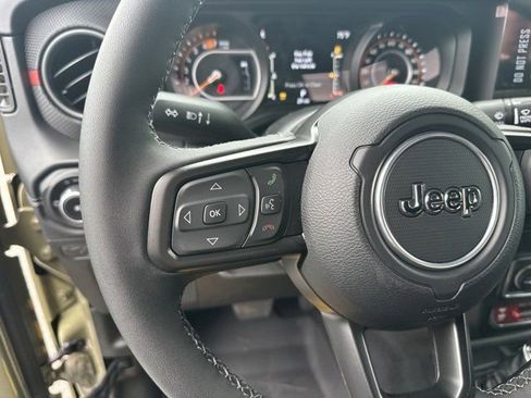 New 2025 Jeep Wrangler Rubicon w/ XTREMEE 35" Tire Package image 22