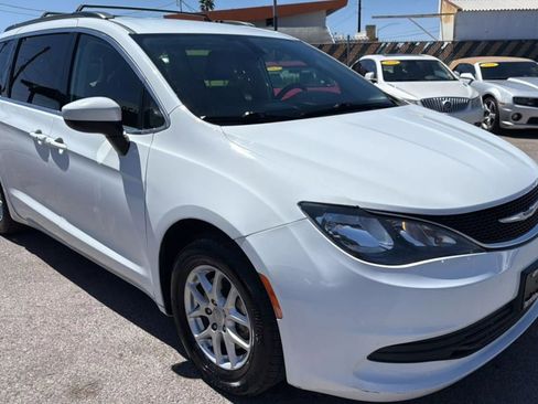 Used 2020 Chrysler Voyager Lxi image 27