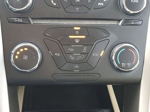 Used 2016 Ford Fusion SE image 20