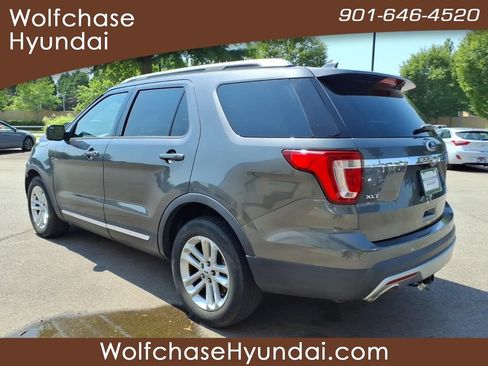Used 2017 Ford Explorer XLT w/ Equipment Group 201A FWD image 3