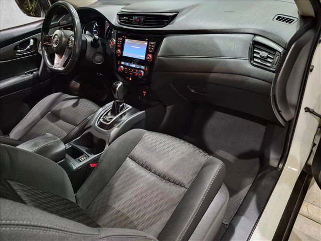 Used 2017 Nissan Rogue SV w/ SV Premium Package FWD image 20