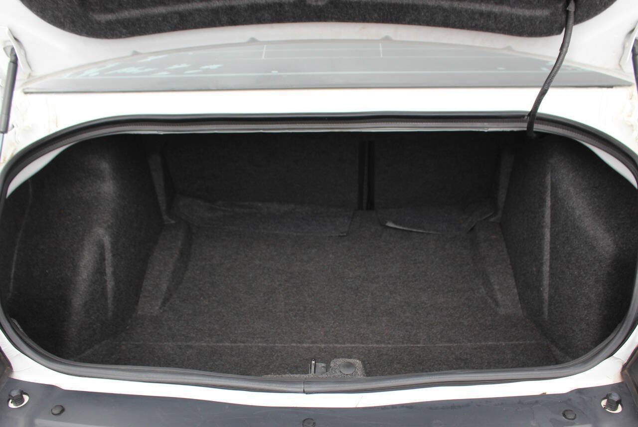 Used 2018 Dodge Challenger SXT Plus RWD image 12