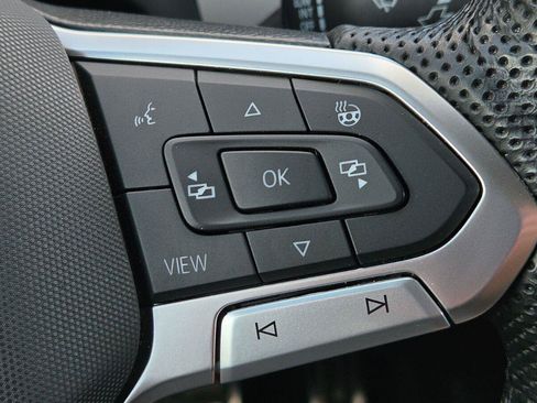 Used 2023 Volkswagen Atlas Cross Sport SEL Premium R-Line AWD/4WD image 31