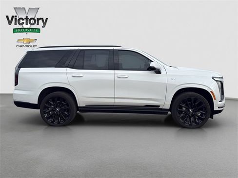 Used 2025 Cadillac Escalade Sport Platinum w/ LPO, ONYX Package image 7