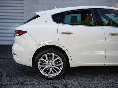 Used 2022 Maserati Levante GT image 14