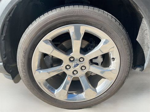 Used 2020 Ford Explorer Platinum w/ Premium Technology Package image 34