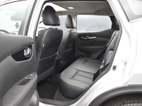 Used 2022 Nissan Rogue Sport SL w/ Premium Package image 15