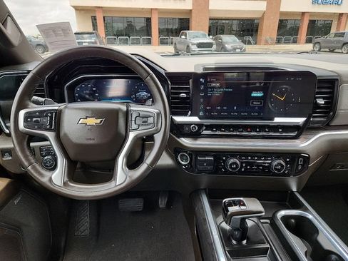 Used 2023 Chevrolet Silverado 1500 LTZ w/ LTZ Convenience Package II AWD/4WD image 12