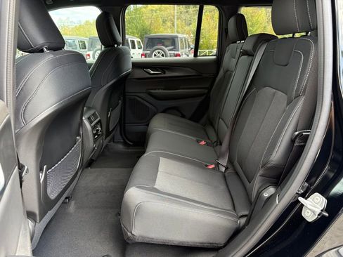 New 2025 Jeep Grand Cherokee Laredo X w/ Luxury Tech Group I image 14