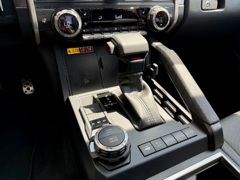 Certified 2025 Toyota Tacoma TRD Sport w/ TRD Sport Premium Package AWD/4WD image 19