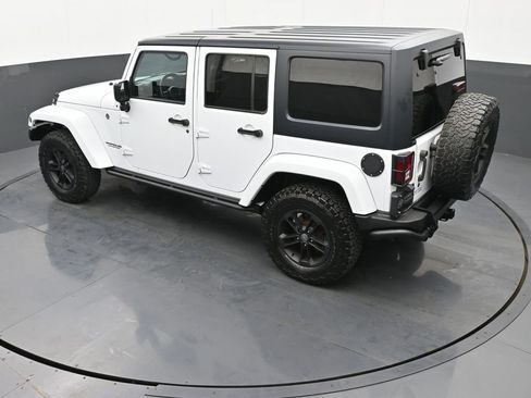 Used 2017 Jeep Wrangler Unlimited Sahara image 36