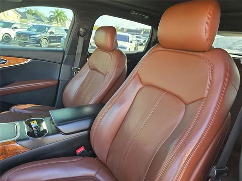 Used 2016 Lincoln MKX Reserve w/ Luxury Package image 14