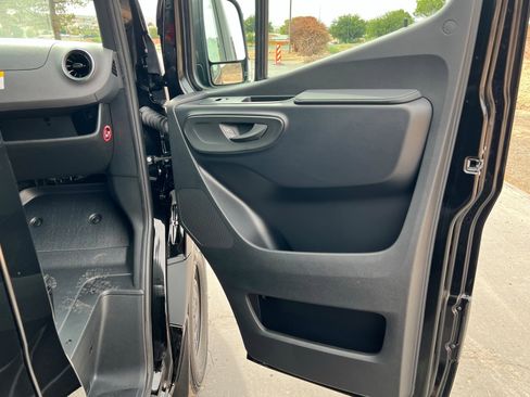 New 2025 Mercedes-Benz Sprinter 2500 image 21