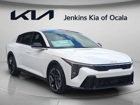 New 2026 Kia K4 GT-Line image 1