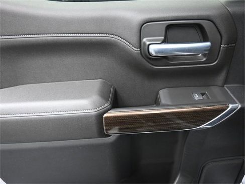 Used 2021 Chevrolet Silverado 1500 LT Trail Boss w/ Convenience Package II image 19