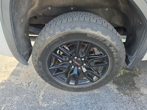 Used 2021 GMC Sierra 1500 Elevation w/ X31 Off-Road Package AWD/4WD image 6