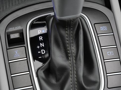 Certified 2025 Hyundai Kona SEL image 29