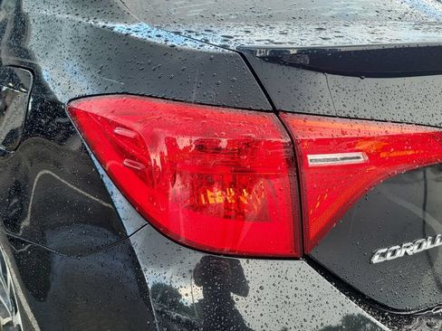 Used 2017 Toyota Corolla SE FWD image 7