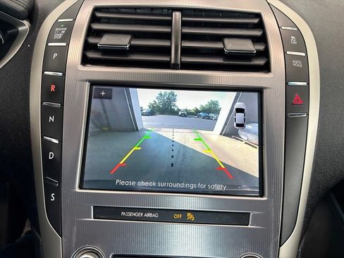 Used 2020 Lincoln MKZ FWD image 35