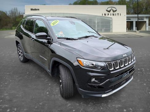 Used 2025 Jeep Compass Limited AWD/4WD image 2