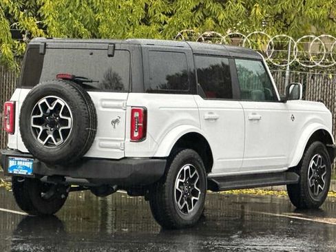 Used 2025 Ford Bronco Outer Banks image 3