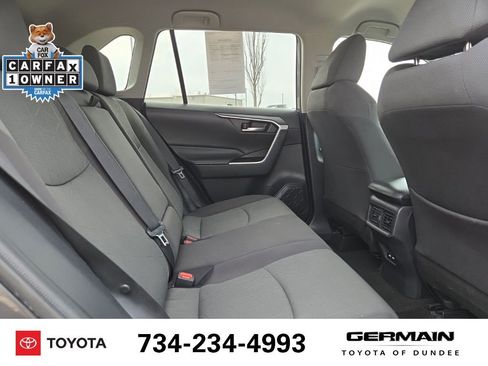Used 2021 Toyota RAV4 XLE image 18