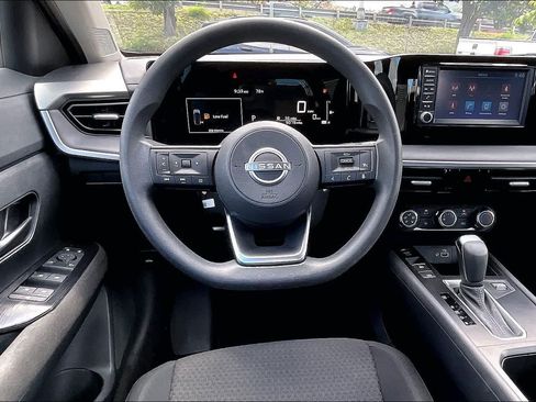 Used 2025 Nissan Kicks S FWD image 14