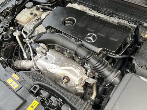 Used 2023 Mercedes-Benz GLB 250 4MATIC image 27