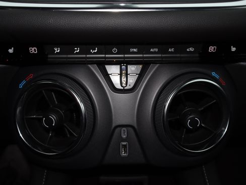 Used 2024 Chevrolet Blazer LT w/ Convenience Package image 21