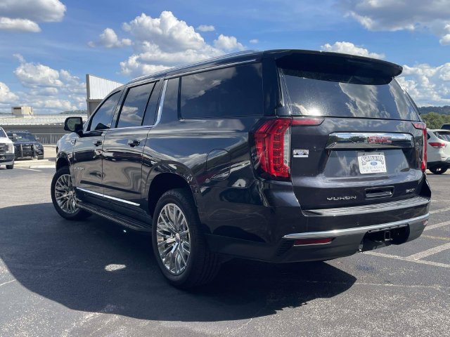 Used 2023 GMC Yukon XL SLT w/ SLT Premium Package RWD image 6