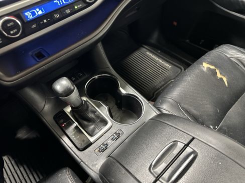 Used 2014 Toyota Highlander Limited AWD/4WD image 26