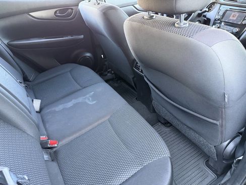 Used 2020 Nissan Rogue Sport S image 23