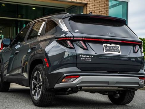 Certified 2025 Hyundai Tucson SEL AWD/4WD image 10