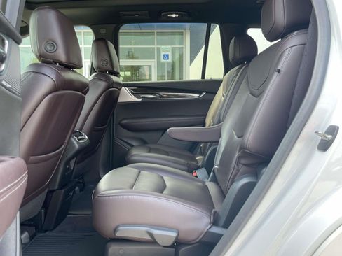Used 2021 Cadillac XT6 Premium Luxury AWD/4WD image 10