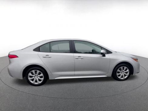 Used 2025 Toyota Corolla LE image 16