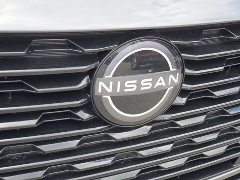 Used 2024 Nissan Sentra SV FWD image 9