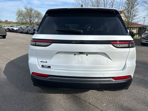 New 2026 Jeep Grand Cherokee Limited w/ Limited Altitude Package AWD/4WD image 6