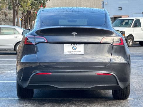 Used 2024 Tesla Model Y 2WD image 8