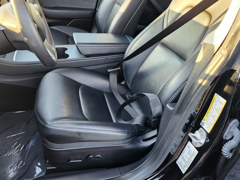 Used 2023 Tesla Model 3 Standard Range image 17