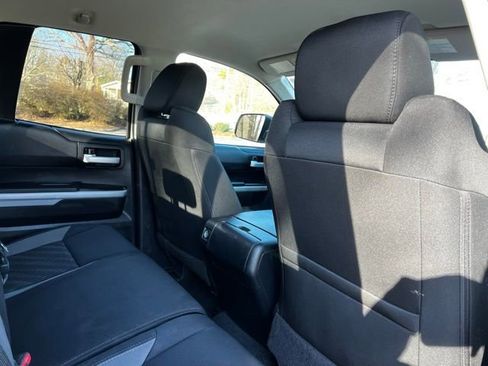 Used 2017 Toyota Tundra SR5 w/ SR5 Upgrade Package AWD/4WD image 18