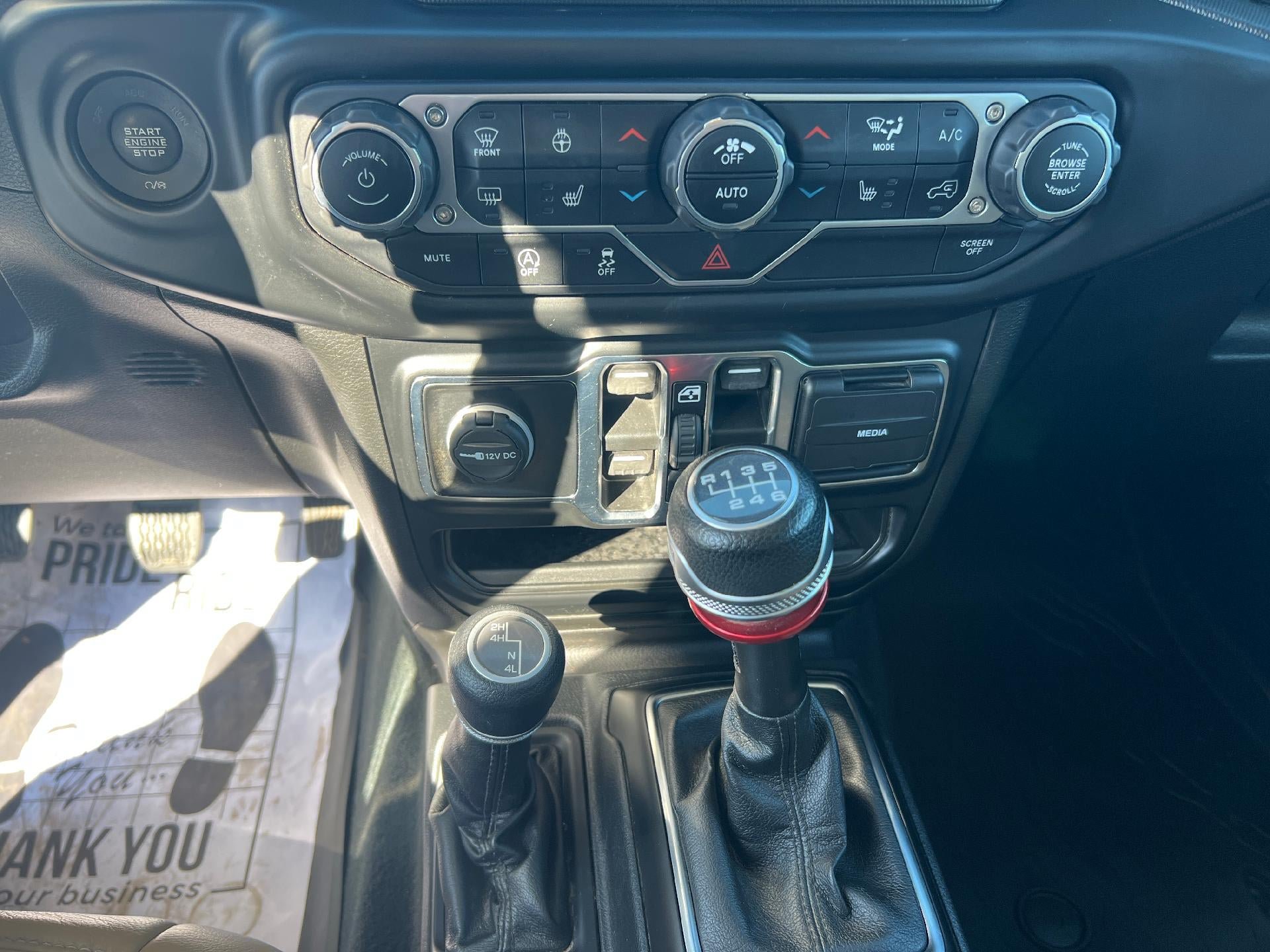 Used 2022 Jeep Gladiator Sport AWD/4WD image 18