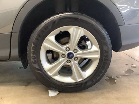 Used 2015 Ford Escape SE AWD/4WD image 17