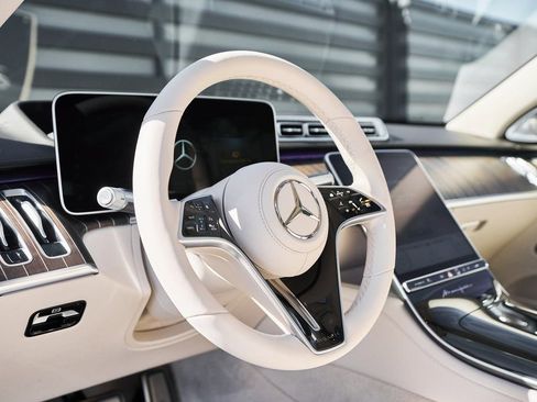 Used 2025 Mercedes-Benz Maybach S 680 4MATIC image 40