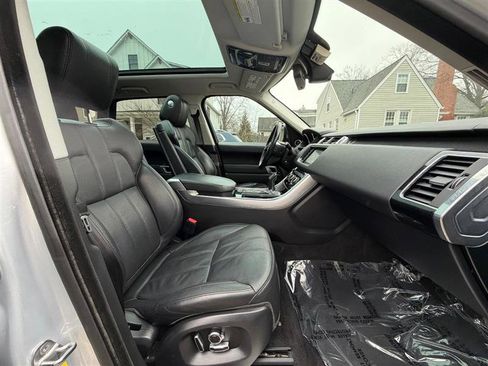 Used 2016 Land Rover Range Rover Sport HSE image 18
