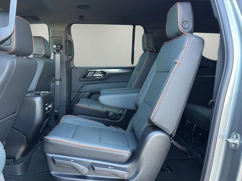 Used 2026 GMC Yukon XL AT4 w/ Premium Trailering Package AWD/4WD image 13