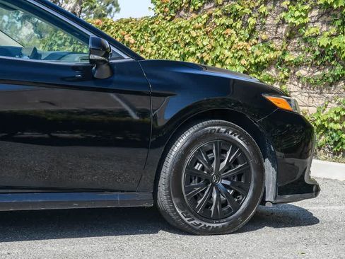 Used 2022 Toyota Camry LE FWD image 11