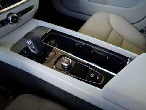 New 2026 Volvo V60 B5 Cross Country Plus w/ Climate Package image 21