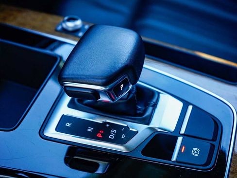 Used 2023 Audi Q5 2.0T Premium w/ Convenience Package image 21