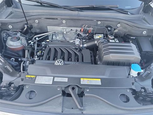 Used 2021 Volkswagen Atlas Cross Sport SE image 29