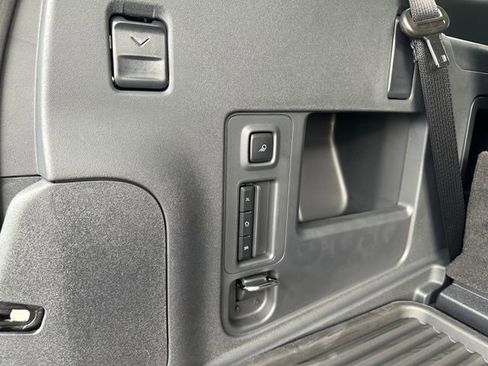 New 2025 Ford Expedition Active image 28